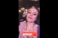 Larissa Manoela e Leo Cidade trocaram beijo e abraços na festa de aniversário de 18 anos de Laura Portiolli, filha de Celso Portiolli, nesta terça-feira, dia 21 de agosto de 2018