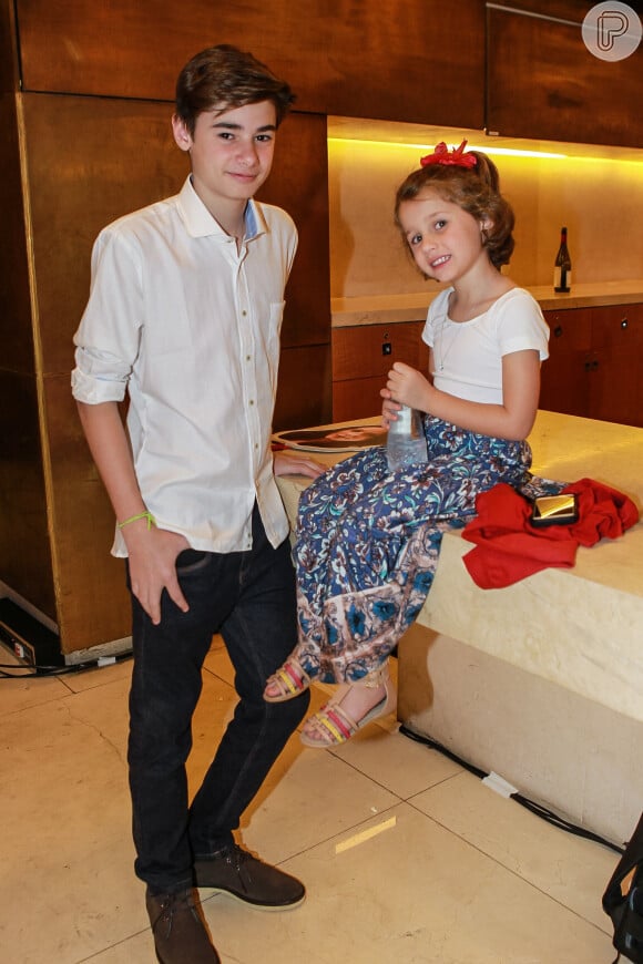 João, de 15 anos, e Ella Felipa, de 7 anos, são filhos de Fábio Assunção com Priscila Borgonovi e Karina Tavares, respectivamente