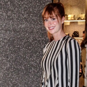 Marina Ruy Barbosa prestigiou o evento realizado na loja da Valentino no Village Mall