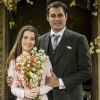 Elisabeta (Nathalia Dill) e Darcy (Thiago Lacerda) se casam em cerimônia sem convidados