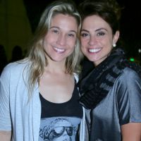Fernanda Gentil e a namorada prestigiam show de Sandy no Rio. Veja fotos!