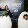 Pedro Scooby, marido de Luana Piovani, se divertiu com o filho Bem na exposição interativa Dinos Experience, na zona oeste do Rio, neste domingo, 26 de agosto de 2018