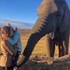 De férias da TV, Grazi Massafera viajou com a filha, Sofia, para a África do Sul