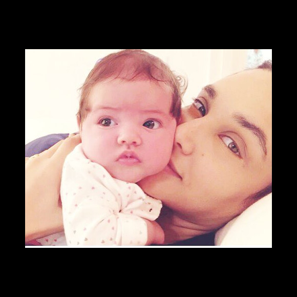 Débora Nascimento está fazendo educação alimentar após ser mãe