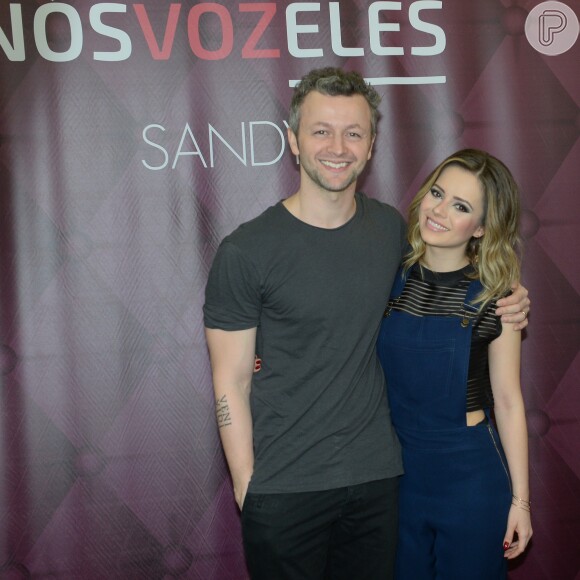 Sandy recebeu o marido, Lucas Lima, no show no Credicard Hall, em São Paulo, nesta quinta-feira, 30 de agosto de 2018