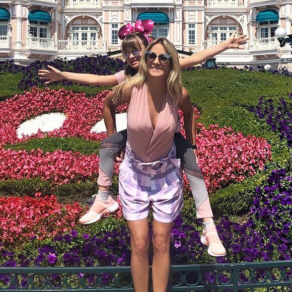 'Enquanto isso, olha... Acha que está em um balanço. Subiu aí sozinha? Doida!', falou Ticiane Pinheiro para a filha, Rafa Justus, de 9 anos