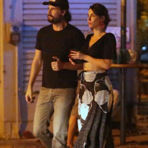 Rodrigo Santoro e Mel Fronckowiak são discretos em relação à primeira filha