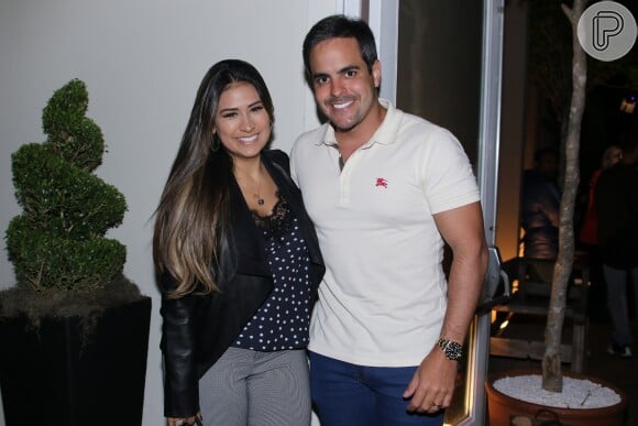Simone está no México com o marido, Kaká Diniz