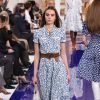O cinto deixa o vestido feminino mais fashion: ideia proposta pela Ralph Lauren