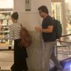 Débora Falabella e Murilo Benício foram ao cinema em shopping no Rio de Janeiro