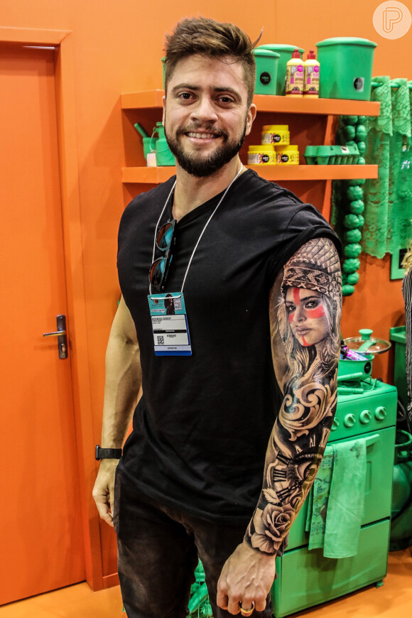Rodrigo Godoy mostra tatuagem com rosto de Preta Gil