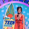 Lucy Hale ganha Melhro Atriz de TV em Drama no Teen Choice Awards 2014