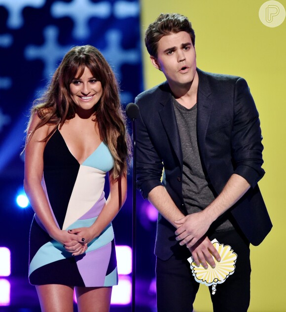 Lea Michele participa do Teen Choice Awards 2014  com Paul Wesley