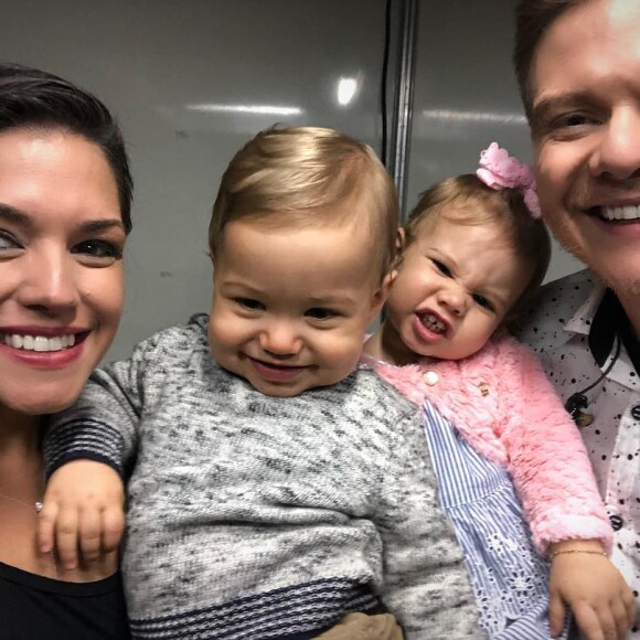 Thais Fersoza disse que está se controlando para não falar palavrões perto dos filhos