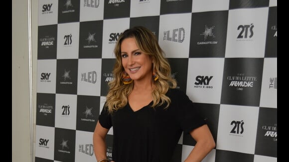 Claudia Leitte é convidada para ser rainha de bateria da Mocidade em 2015