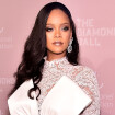 Jumpsuit de renda e laço gigante: Rihanna brilha no Diamond Ball 2018. Fotos!