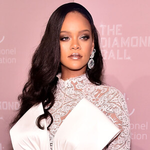 Rihanna brilha na 4ª edição do Diamond Ball, promovido no restaurante Cipriani Wall Street, em Nova York, na noite desta quinta-feira, 13 de setembro de 2018