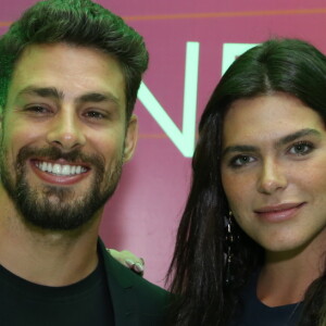 Cauã Reymond e Mariana Goldfarb começaram a namorar em março de 2016