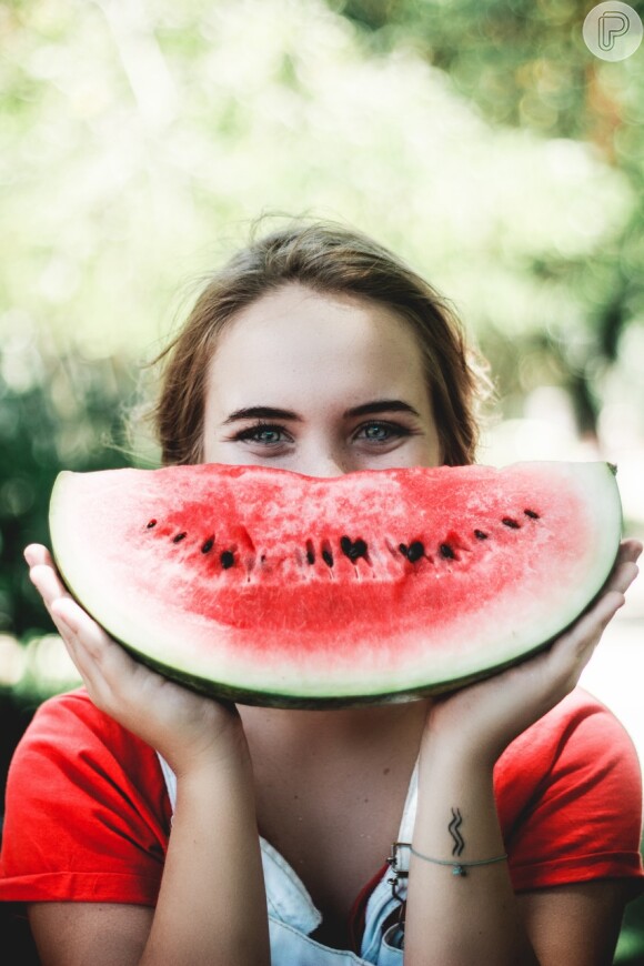 Frutas ajudam a desinchar o corpo e a manter o organismo saudável