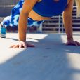Fazer exercícios como flexões ajuda a deixar os músculos mais torneados