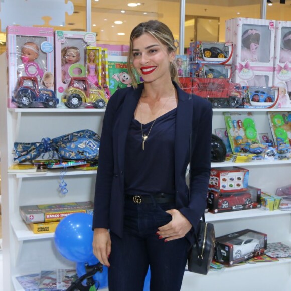 Grazi Massafera também participou do evento beneficente no Barra Shopping, zona oeste do Rio de Janeiro, na noite desta segunda-feira, 17 de setembro de 2018