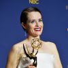 O Emmy Awards 2018 aconteceu no dia 17 de setembro e Claire Foy, que ganhou o prêmio de melhor atriz, apostou no batom vermelho fechado e de textura matte