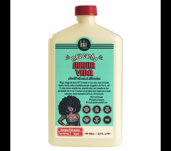 O shampoo vegano Meu Cacho Minha Vida da Lola Cosmetics é próprio para cabelos cacheados e crespos