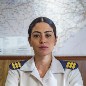Waleska (Carol Castro) é escolhida para ser segurança de Marocas (Juliana Paiva) no capítulo de quinta-feira, 4 de outubro de 2018 da novela 'O Tempo Não Para'