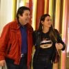 Fausto Silva passeia em shopping com a  mulher, Luciana Cardoso