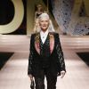A modelo Maye Musk, de 70 anos, no Desfile da Dolce & Gabbana fechou a Semana de Moda de Milão em 23 de setembro de 2018