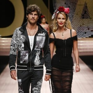 Yasmin Brunet e Evandro Soldatti no desfile da Dolce & Gabbana