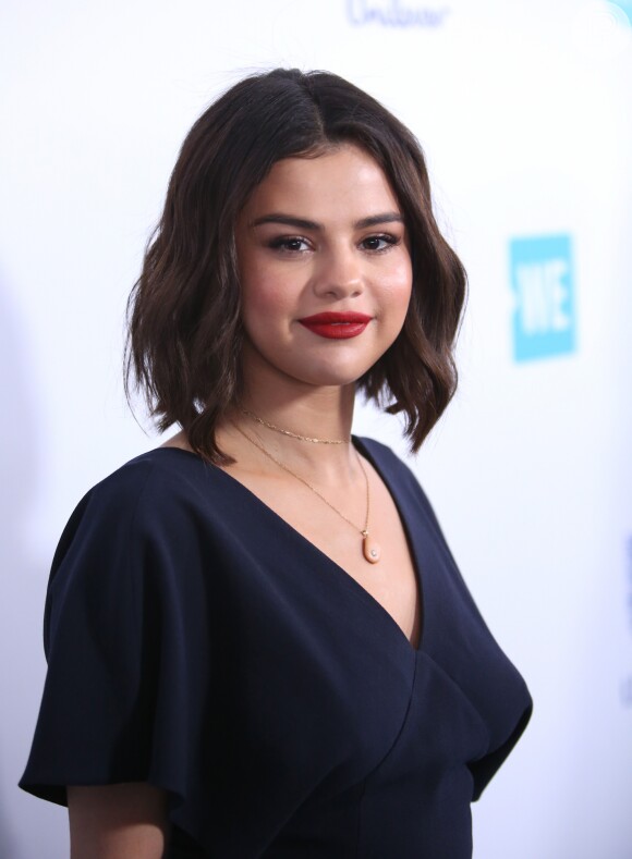 Selena Gomez fez live e anunciou novo álbum: 'sinto que finalmente posso falar sobre ele com vocês'