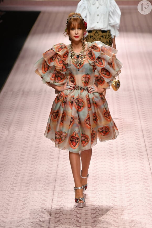 Marina Ruy Barbosa foi um dos destaques do desfile da Dolce & Gabbana em Milão