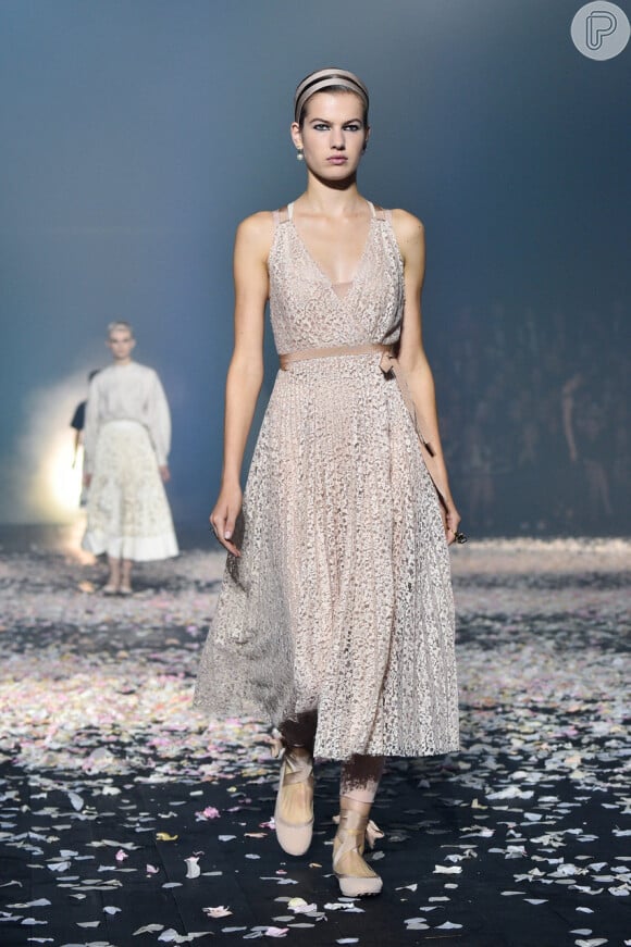 A sapatilha com referência ao universo de balé foi a aposta da Dior na Semana de Moda de Paris