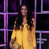 Amarelo é tendência: a influencer Jade Seba escolheu um conjunto de terno com calça de alfaiataria na cor para o Prêmio Multishow 2018
