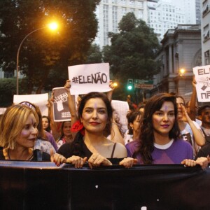 Tainá Müller, Letícia Sabatella e Fernanda Paes Leme na manifestação contra o candidato à Presidência da República Jair Bolsonaro