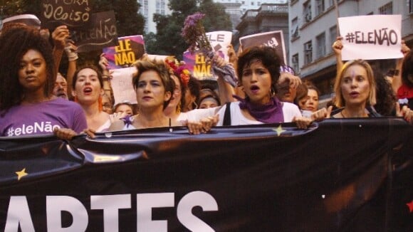 Nanda Costa, Fernanda Lima e mais famosas em passeata contra Bolsonaro. Fotos