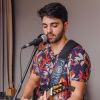 Rafael Cupello cantou para Aline Dias em festa de aniversário