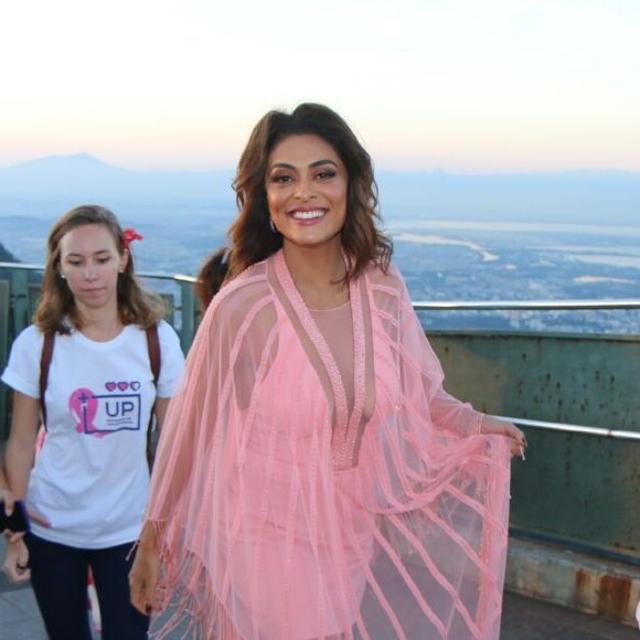Juliana Paes fala sobre problema nas cordas vocais durante evento da fundação Laço Rosa nesta terça-feira, 2 de setembro de 2018