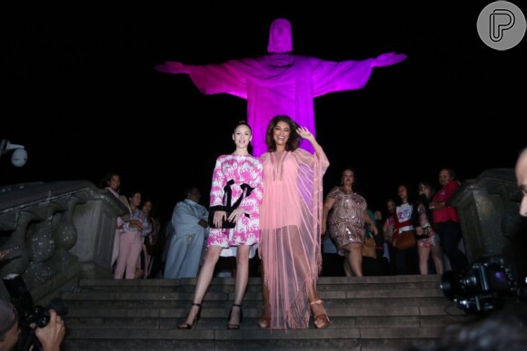 Evento da fundação Laço Rosa foi realizado no Cristo Redentor, no Rio de Janeiro