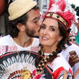 Túlio Gadêlha sabe se divertir! O advogado levou Fátima Bernardes para curtir o Carnaval de Recife e aproveitou blocos de rua com a apresentadora no Rio