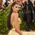 Kim Kardashian compartilhou a foto usando a peça e gerou muitos comentários em seu perfil