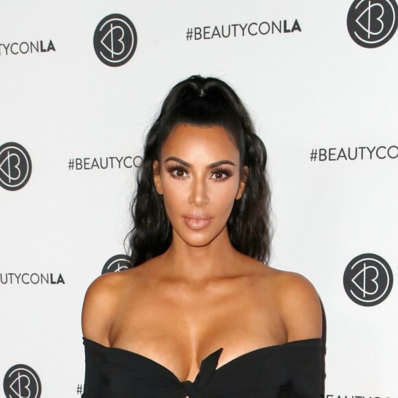 Kim Kardashian conta como emagreceu 10kg com ajuda de fisiculturista