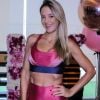 Ticiane Pinheiro apostou em um look pink para malhar na festa de Karina Bacchi