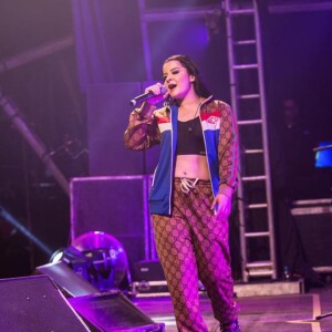 A cantora Maiara, da dupla Maiara e Maraisa, usou o mesmo look para um show