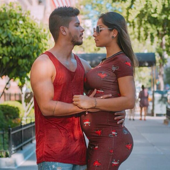 Mayra Cardi está com 41 semanas de gestação da primeira filha com Arthur Aguiar