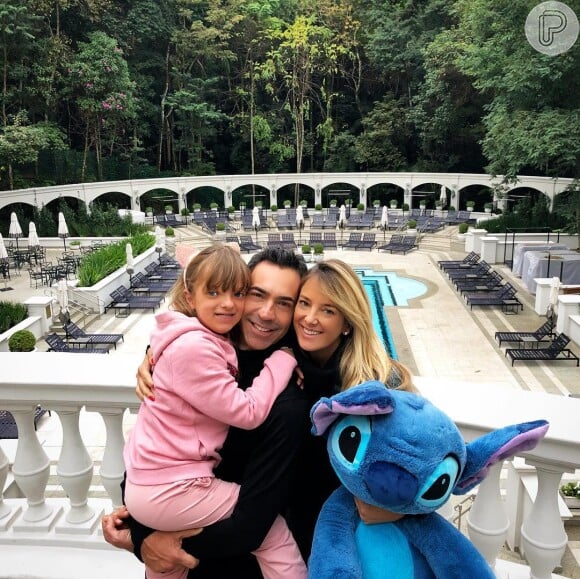 Ticiane Pinheiro sempre compartilha fotos da família com os fãs
