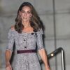 Kate Middleton deu um toque moderno à estampa clássica de tweed com o modelito escolhido