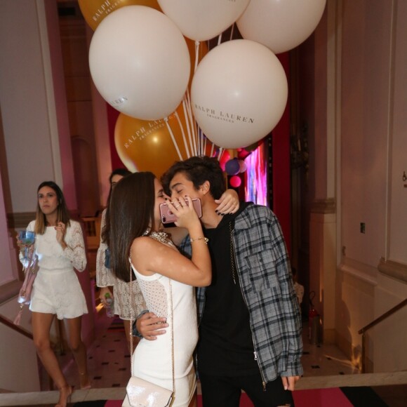 'Queria que fosse uma coisa fechada, mas as pessoas descobrem', afirmou Mel Maia sobre namoro com Erick Andreas