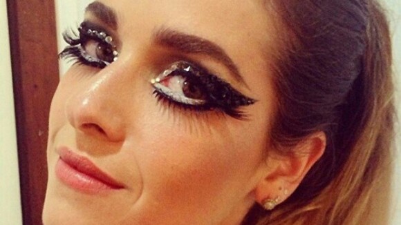 Carnaval 2013: com maquiagem elaborada, Monique Alfradique desfila na Grande Rio